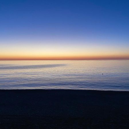 La Vie En Rose Hotel Kobuleti Bagian luar foto