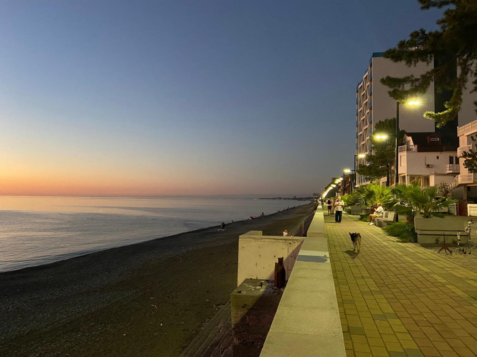 La Vie En Rose Hotel Kobuleti Bagian luar foto