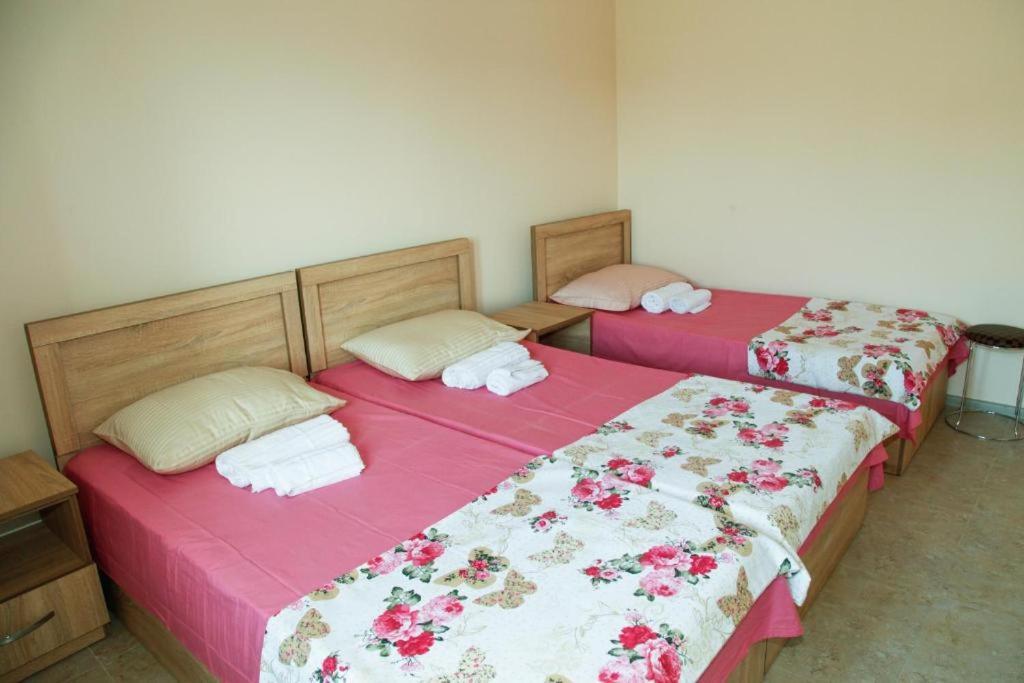 La Vie En Rose Hotel Kobuleti Bagian luar foto